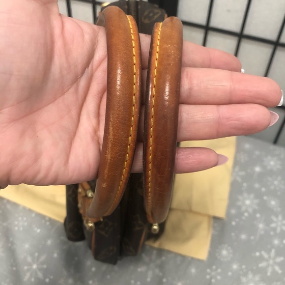 Louis Vuitton Bag - Picture 11 of 15